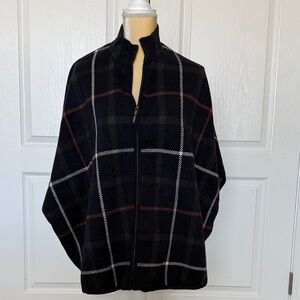 Tahari Women’s zip front cape